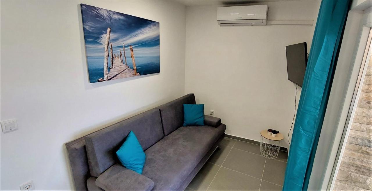 Vip Deluxe Apartment Arian โนวาลยา ภายนอก รูปภาพ