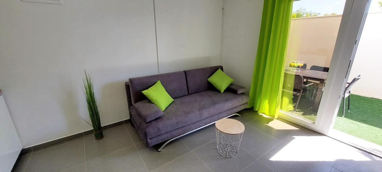 Vip Deluxe Apartment Arian โนวาลยา ภายนอก รูปภาพ
