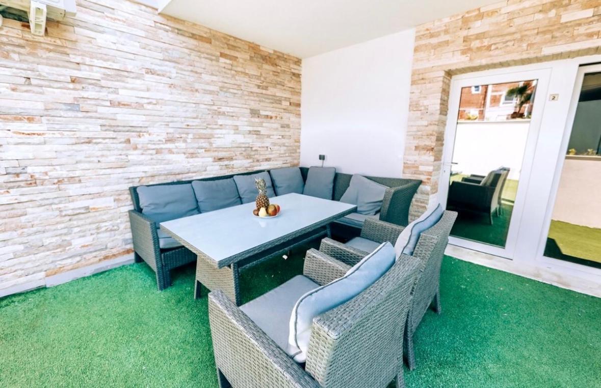 Vip Deluxe Apartment Arian โนวาลยา ภายนอก รูปภาพ