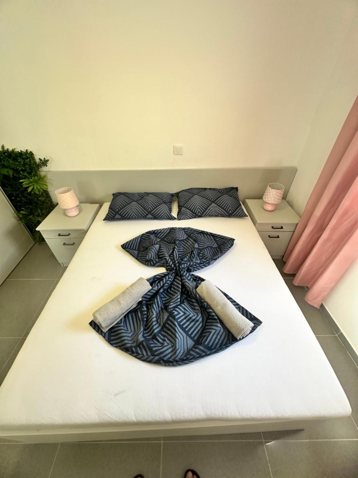 Vip Deluxe Apartment Arian โนวาลยา ภายนอก รูปภาพ