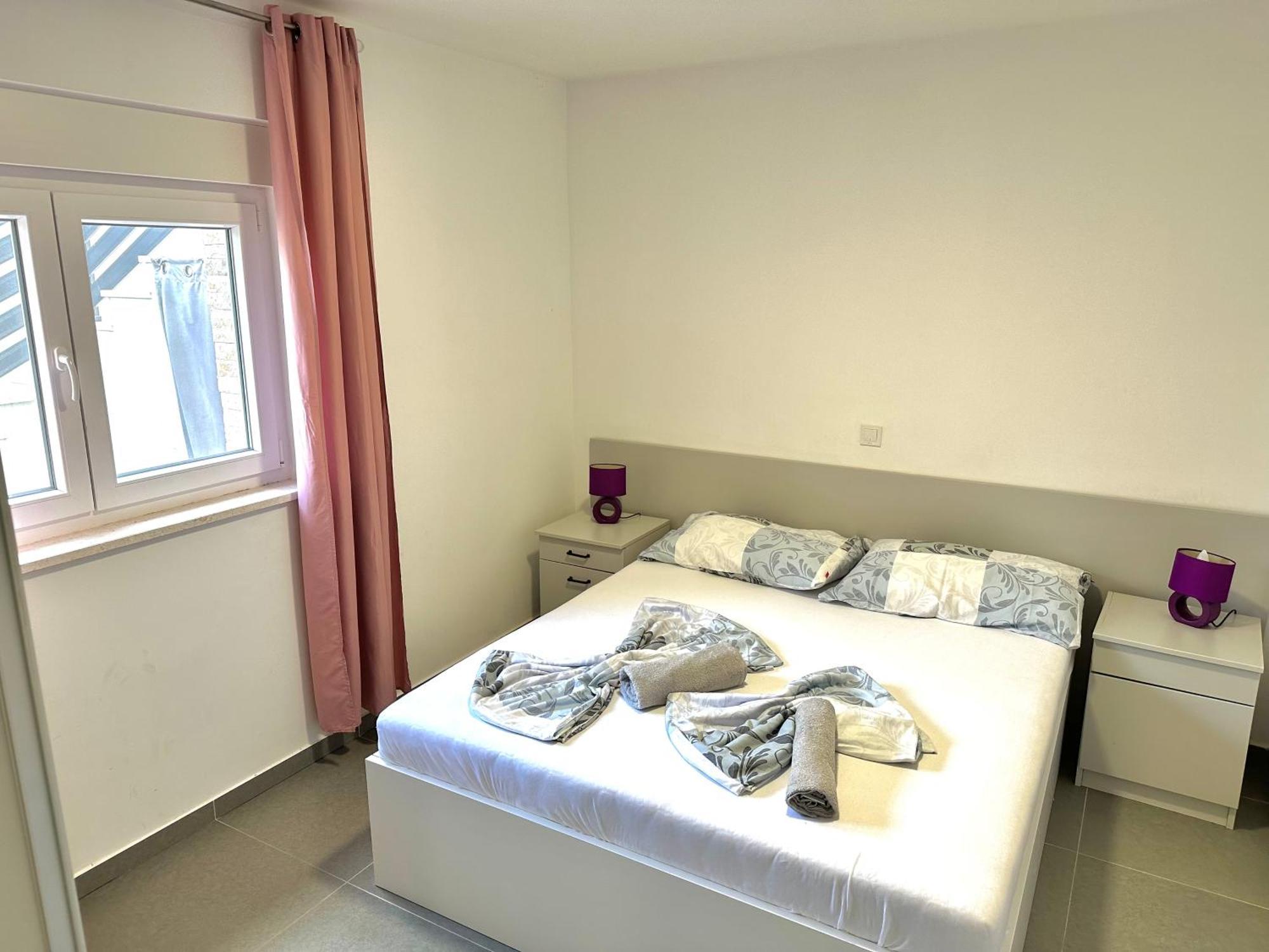 Vip Deluxe Apartment Arian โนวาลยา ภายนอก รูปภาพ